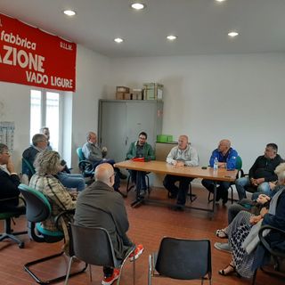 Cofferati in visita ai lavoratori Bombardier insieme ai candidati alle europee Branca e Amato (La Sinistra): &quot;Senza una politica industriale non si può salvaguardare e rilanciare la fabbrica vadese&quot;