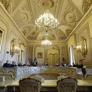 Dalla Corte Costituzionale via libera al cognome dei due genitori ai figli