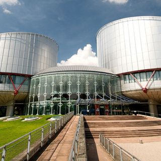 Sei ragazzi contro 32 Stati: comincia a Strasburgo il processo per l'inazione climatica