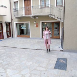 CASA SUBITO IN VALLE D'AOSTA: Negozio con vetrine in vendita ad Aosta, via Sant'Anselmo