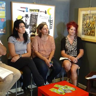 Da sn Edoardo Benis, assessore comunale al Turismo; Gabriella Monti, Presidente della Pro Loco; Silvia Roux, membro direttivo Pro loco; Daniela Peaquin, assessore comunale alla Cultura e il sindaco, Lucina Grivon.