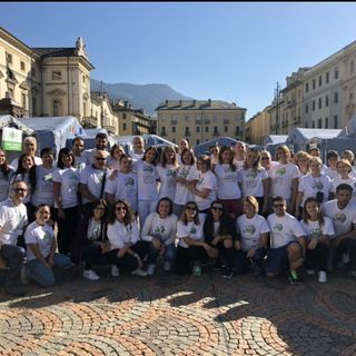 Foto di gruppo per i volontari della quinta edizione del Campus Salute