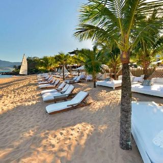 A São Paulo, cercando Ilhabela