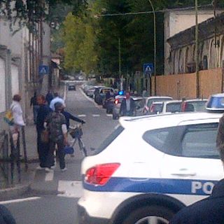 Via Monte Vodice bloccata e Forze dell'ordine ovunque: fortunatamente era un falso allarme