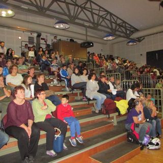 Folto pubblico di studenti e genitori all'incontro sul Trekking Nature