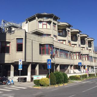 Scuo ad Aosta in attesa di essere demolita Scuo ad Aosta in attesa di essere demolita