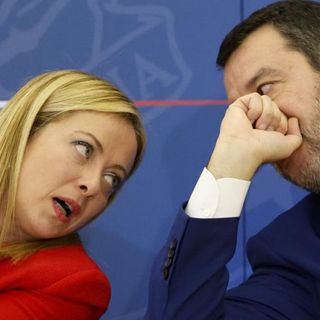 Meolni e salvini confabulano sull'aumento delle pensioni minime. Aumenti da far vergognare l'elemosina