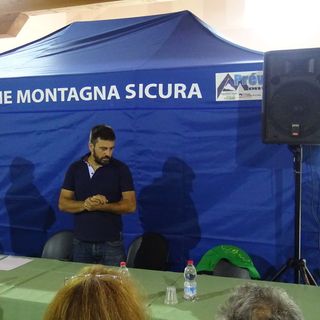 Da sinistra Enrico Martinet, Joel Creton e Luca Mercalli durante la conferenza di Fondazione Montagna Sicura