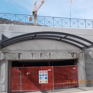 2012, i lavori al tunnel del nuovo parcheggio dell'ospedale Parini