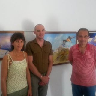 L'assessore Eva Vierin, il sindaco Ronny Borbey e l'artista Paolo Gambalonga