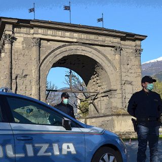 Coprifuoco violato, ubriachezza e resistenza alla polizia, quattro denunce