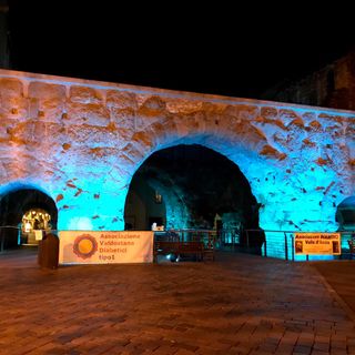 Monumenti illuminati in occasione della giornata mondiale del diabete