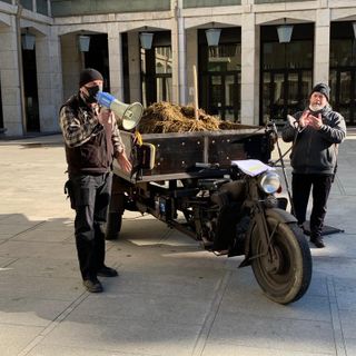 Ristoratori arrabbiati sotto le finestre del Palazzo regionale - I VIDEO