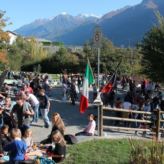 Saint Christophe: Pane nero e castagne per una grande festa di solidarietà