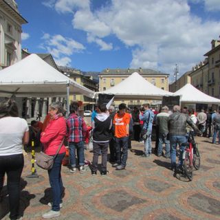 Qui e nelle foto in basso, alcuni momenti della manifestazione in piazza Chanoux