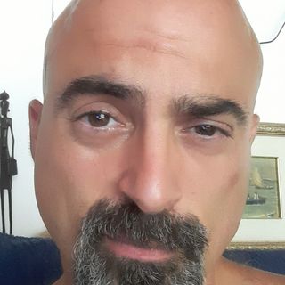 Talent letterario per aspiranti scrittori con Neri Marcorè, protagonista il valdostano Simone Torino