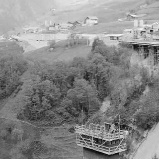 L'ardimentosa costruzione del viadotto che collega la strada statale 27 al raccordo coperto che porta al traforo