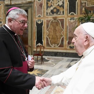 Uno degli ultimi incontri del Vescovo di Aosta, mons. Franco Lovignana, ha avuto con Papa Francesco