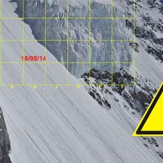 Una porzione di questo imponente seracco è crollata