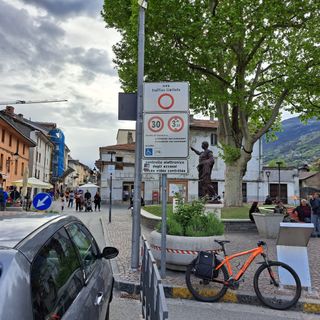 Sosta ad Aosta, tra agevolazioni dichiarate e città da ripensare Sosta ad Aosta, tra agevolazioni dichiarate e città da ripensare