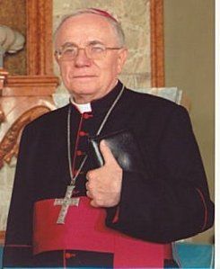 Mons. Alceste Catella, Presidente della Commissione per la liturgia della CEI e Vescovo di Casale Monferrato, aprirà gli incontri di approfondimento e di dialogo tra storia, scienze umane e fede Mons. Alceste Catella, Presidente della Commissione per la liturgia della CEI e Vescovo di Casale Monferrato, aprirà gli incontri di approfondimento e di dialogo tra storia, scienze umane e fede