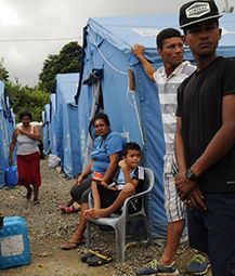 La carità del Papa per gli indigeni e i campesinos