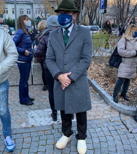 Giovanni Girardini alla conferenza di Confcommercio VdA Giovanni Girardini alla conferenza di Confcommercio VdA