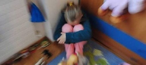 Abusi sulla sorellina: una condanna di gravità agghiacciante con sincero pentimento