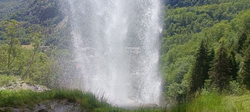 Anello sotto le cascate di Noasca Anello sotto le cascate di Noasca