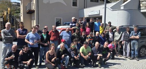 Il folto guppo di volontari