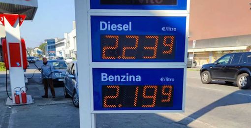 Diesel alle stelle tra conflitto e accise Diesel alle stelle tra conflitto e accise