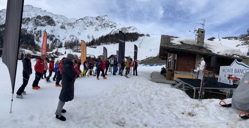 Un momento di raccoglimento e spiritualità a Plan Checrouit sabato scorso, durante la messa Un momento di raccoglimento e spiritualità a Plan Checrouit sabato scorso, durante la messa