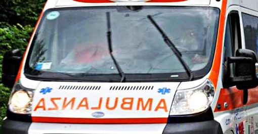 L'uomo è stato tratto in salvo e condotto in ospedale