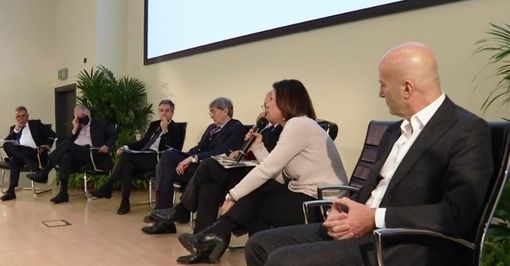 Saint Vincent: Convegno Fondazione DC, Berlusconi 'il bipolarismo è un valore da presevare' Saint Vincent: Convegno Fondazione DC, Berlusconi 'il bipolarismo è un valore da presevare'