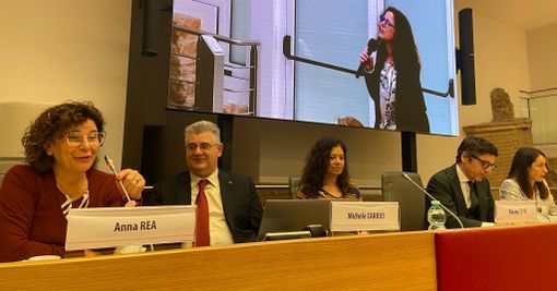 "SOSTENIBILITÀ AMBIENTALE: PER 8 ITALIANI SU 10 È UNA REALE EMERGENZA, CRESCE L’ATTENZIONE VERSO TEMI E COMPORTAMENTI GREEN" "SOSTENIBILITÀ AMBIENTALE: PER 8 ITALIANI SU 10 È UNA REALE EMERGENZA, CRESCE L’ATTENZIONE VERSO TEMI E COMPORTAMENTI GREEN"