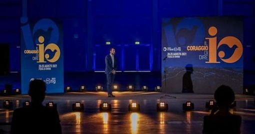 Papa Francesco al Meeting, senza persona non c'è società serve coraggio per la ripartenza Papa Francesco al Meeting, senza persona non c'è società serve coraggio per la ripartenza