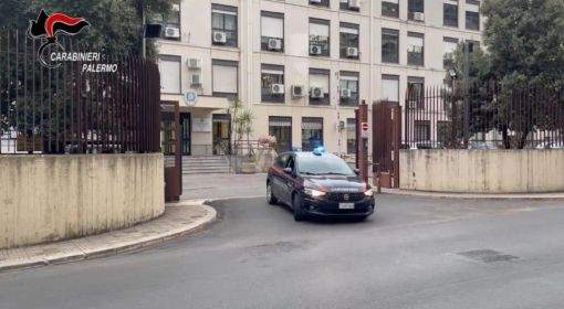 Abusi sessuali sui figli minori, arrestata coppia nel palermitano Abusi sessuali sui figli minori, arrestata coppia nel palermitano