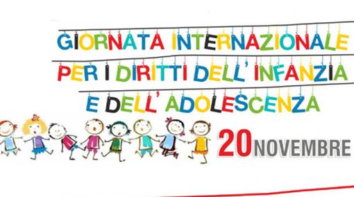 Per i Diritti dell'Infanzia l'Arco d'Augusto si tinge di blu, i ragazzi visitano l'Aula consiliare Per i Diritti dell'Infanzia l'Arco d'Augusto si tinge di blu, i ragazzi visitano l'Aula consiliare