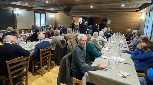 Celebrazione natalizia con i Carabinieri: solidarietà e sicurezza per gli anziani di Morgex e La Salle Celebrazione natalizia con i Carabinieri: solidarietà e sicurezza per gli anziani di Morgex e La Salle