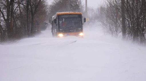 Difficoltà per i mezzi pesanti sulle strade innevate