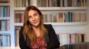 Viola Ardone presenta Oliva Denaro Viola Ardone presenta Oliva Denaro