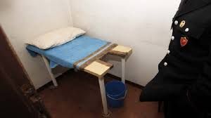 Per aborti clandestini multe fino a 10mila euro Per aborti clandestini multe fino a 10mila euro