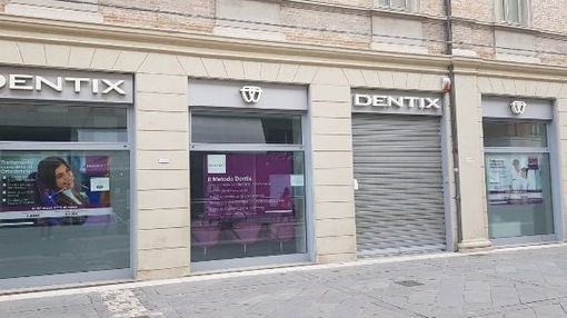 Fallimento della catena odontoiatrica Dentix lascia centinaia di pazienti senza cure e con ingenti prestiti Fallimento della catena odontoiatrica Dentix lascia centinaia di pazienti senza cure e con ingenti prestiti