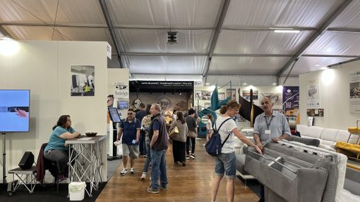 MaisonLoisir nella terza giornata tra profumi di legno scolpito, note in libertà e sogni di benessere