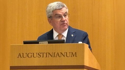 Il presidente del Cio Thomas Bach durante il convegno “Lo slancio della speranza: storie oltre il podio” presso l'auditorium Istituto Patristico Augustinianum