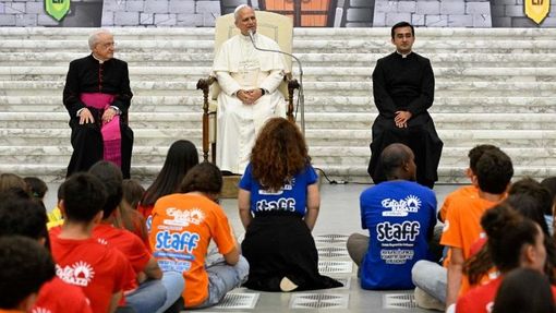 Il Papa in dialogo coi bambini: &quot;Costruire ponti già da piccoli, mai promuovere l'odio&quot;