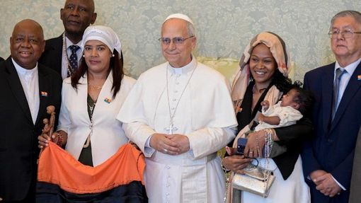 Leone XIV: nessun popolo può essere costretto all'esilio forzato