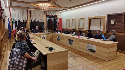 Bilancio e tensostruttura accendono il dibattito: Charvensod traccia la rotta