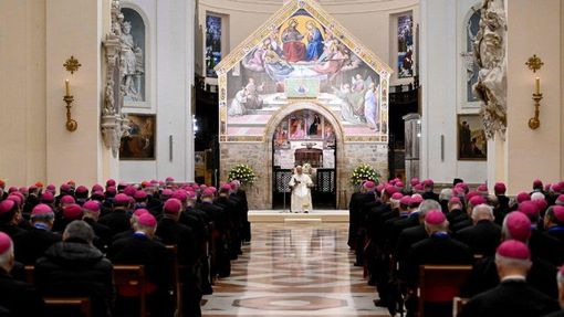 Il Papa ai vescovi italiani: siate profeti di pace in un tempo segnato da fratture