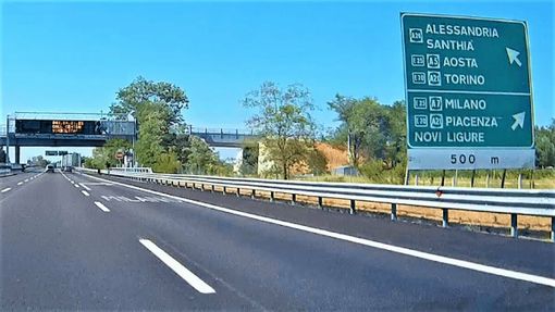 Raccordo Autostradale A4/A5 Ivrea-Santhià: dalle ore 22 di oggi, 14 luglio, alle ore 06 di domani, 15 luglio, uscita obbligatoria allo svincolo dell’interscambio di Santhià